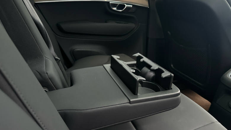 Volvo XC90 2.0 T8 PHEV Plus Dark 5dr AWD Geartronic Estate